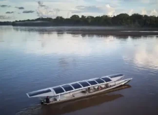 Barco Solar Feito Por Indígenas É Silencioso e Sem Diesel