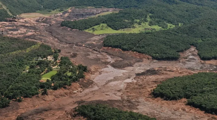 Drone Autônomo Com Ia Busca Vitimas de Desastres Sozinho